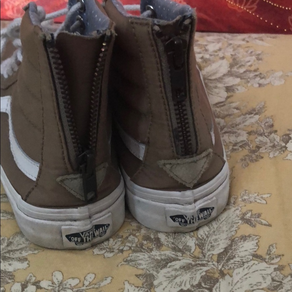 Vans - Picture 4 of 5